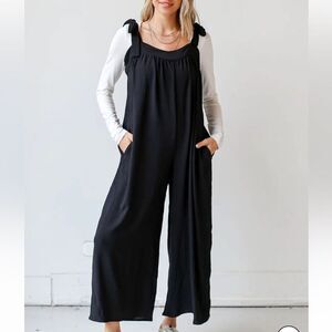 Leoni Women's‎ Size Small Oversized Wide Leg Black Jumpsuit Sleeveless Tie